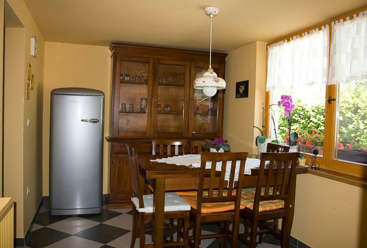 Apartma Obrh *